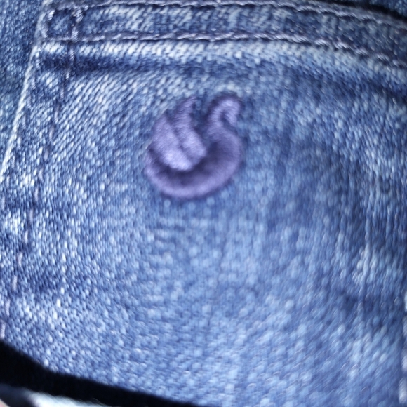 Gloria Vanderbilt Stretch Denim Jeans - Picture 2 of 8